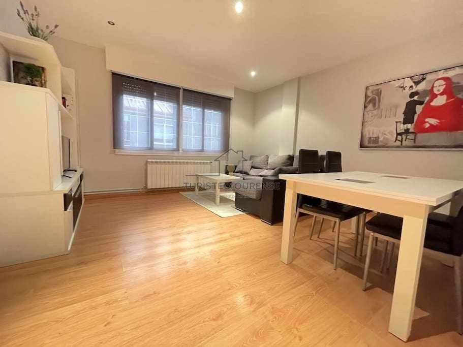O Cuarto De Abastos Apartment Ourense Luaran gambar